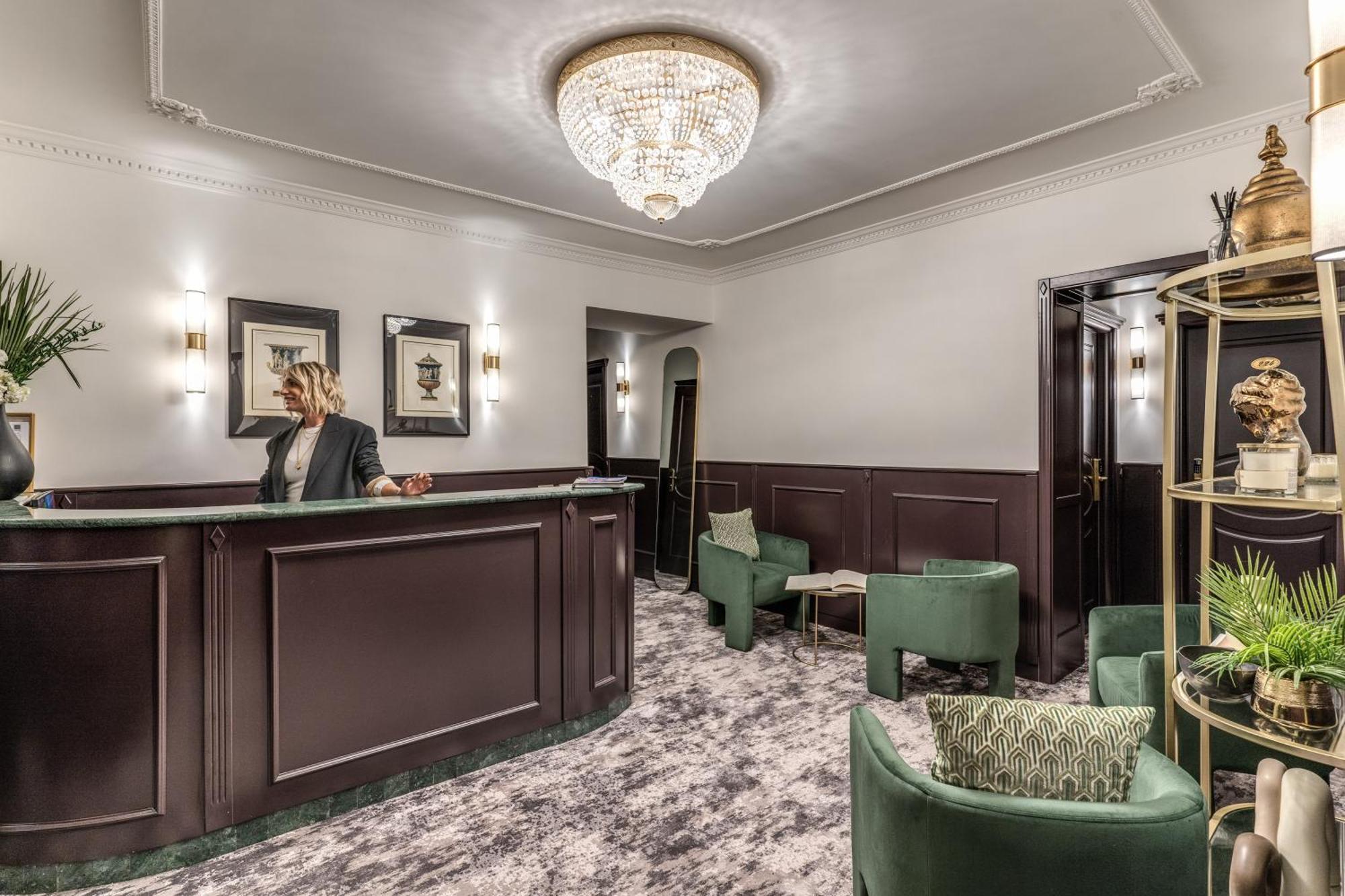 Antica Residenza Del Corso Hotel Rome Exterior photo