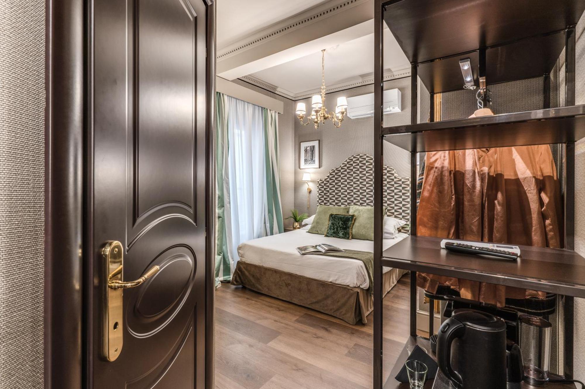 Antica Residenza Del Corso Hotel Rome Exterior photo