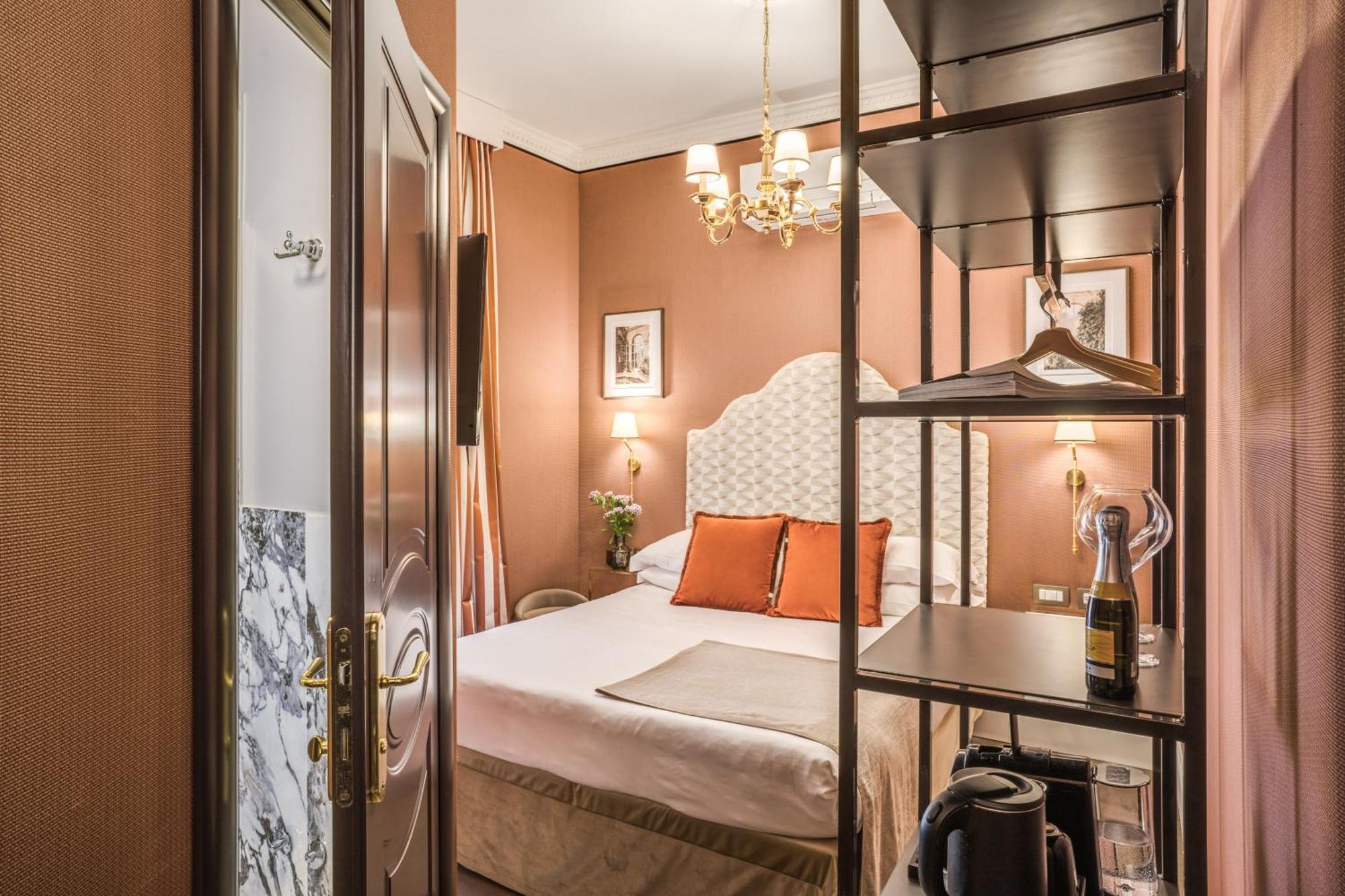 Antica Residenza Del Corso Hotel Rome Exterior photo